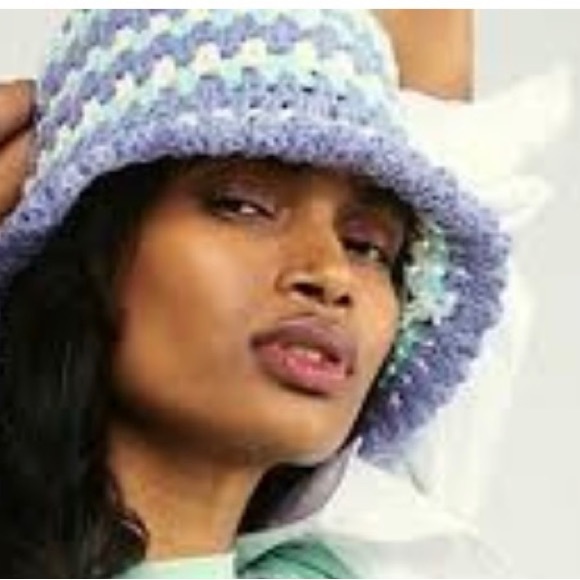 New without tags Free People 
Pixie Blue Stripe Crochet Bucket Hat
100% cotton - Picture 9 of 10